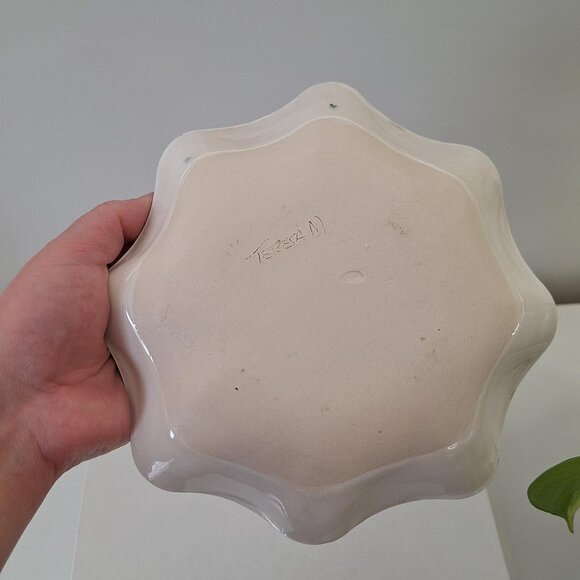 Vintage Blue and White Floral Pottery Bowl quilt design Handmade Trinket Dish - Picture 3 of 4